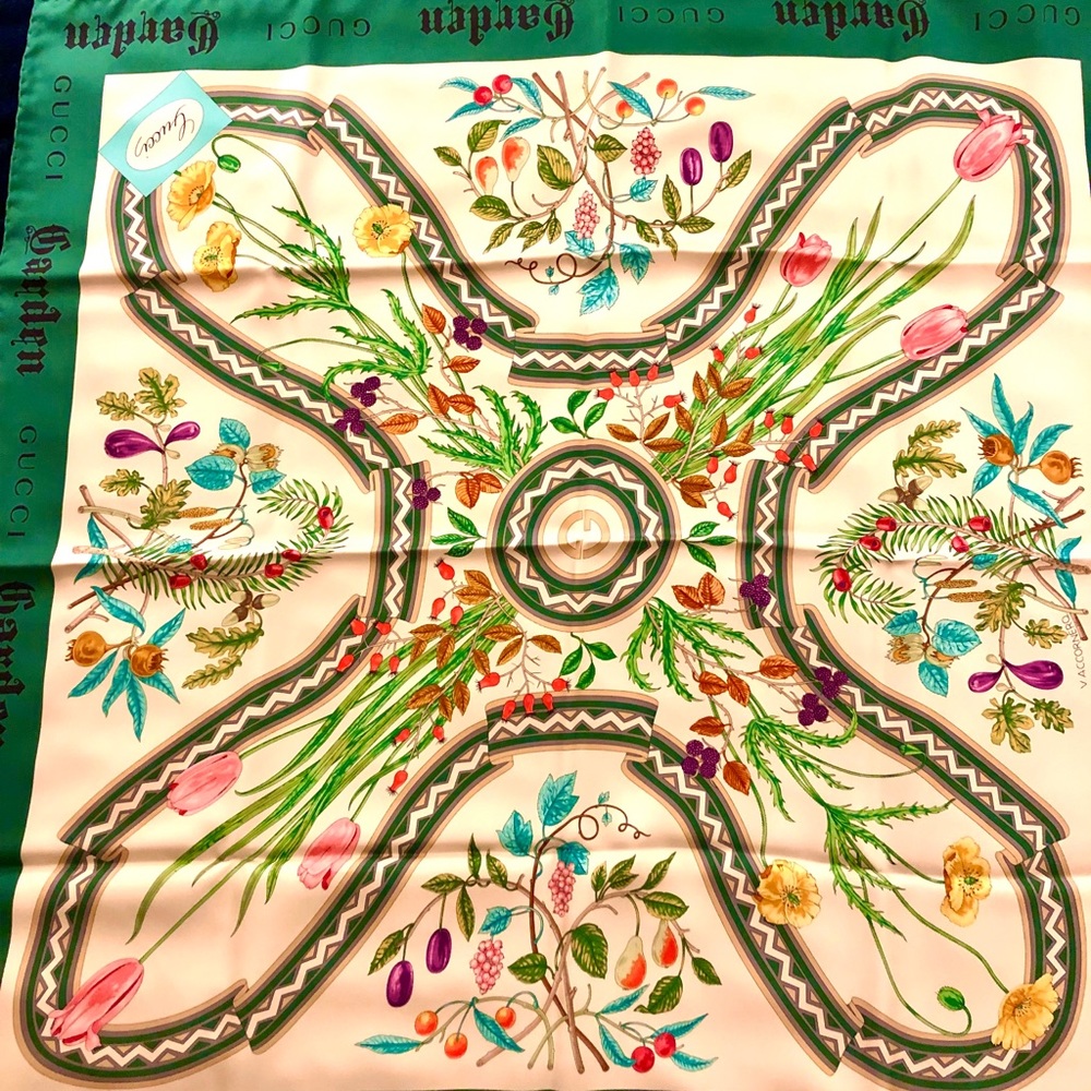 Gucci Garden NIB silk fiori scarf